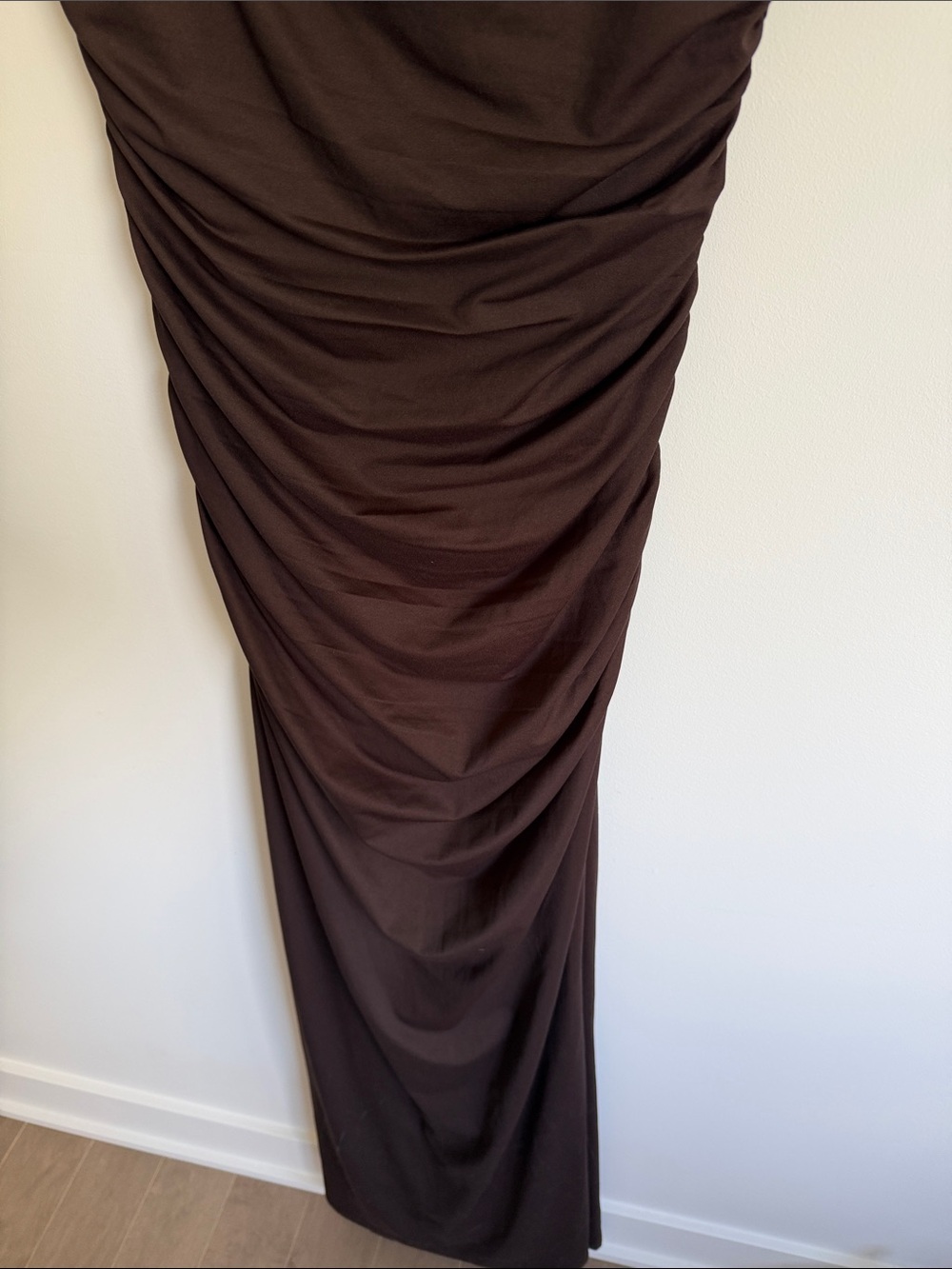BNWT Peppermayo One-Shoulder Ruched Chocolate Brown Maxi Dress - Picture 6 of 7